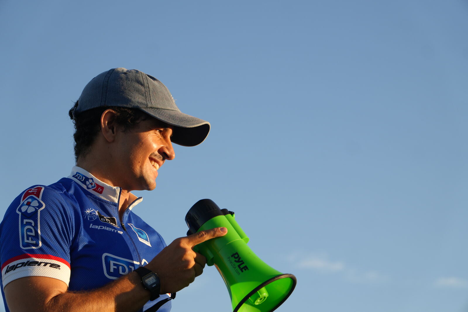 Quentin hosting a Barcelona Games edition with a megaphone